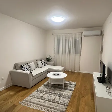 Cozy 1Bd Apartment Central Point-Garage Available 5E Per Day Podgorica Exterior photo