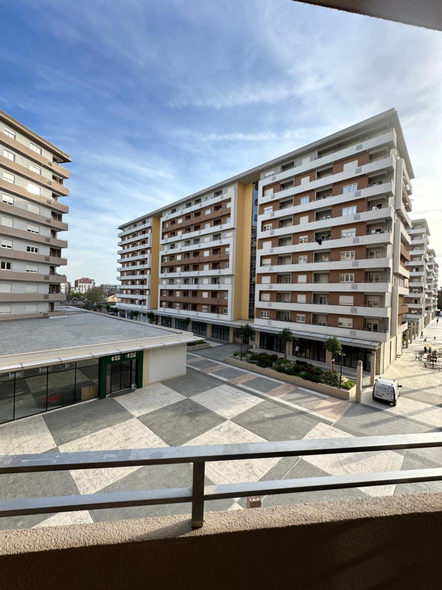 Cozy 1bd Point-garage Available 5e Per Day Apartment Podgorica
