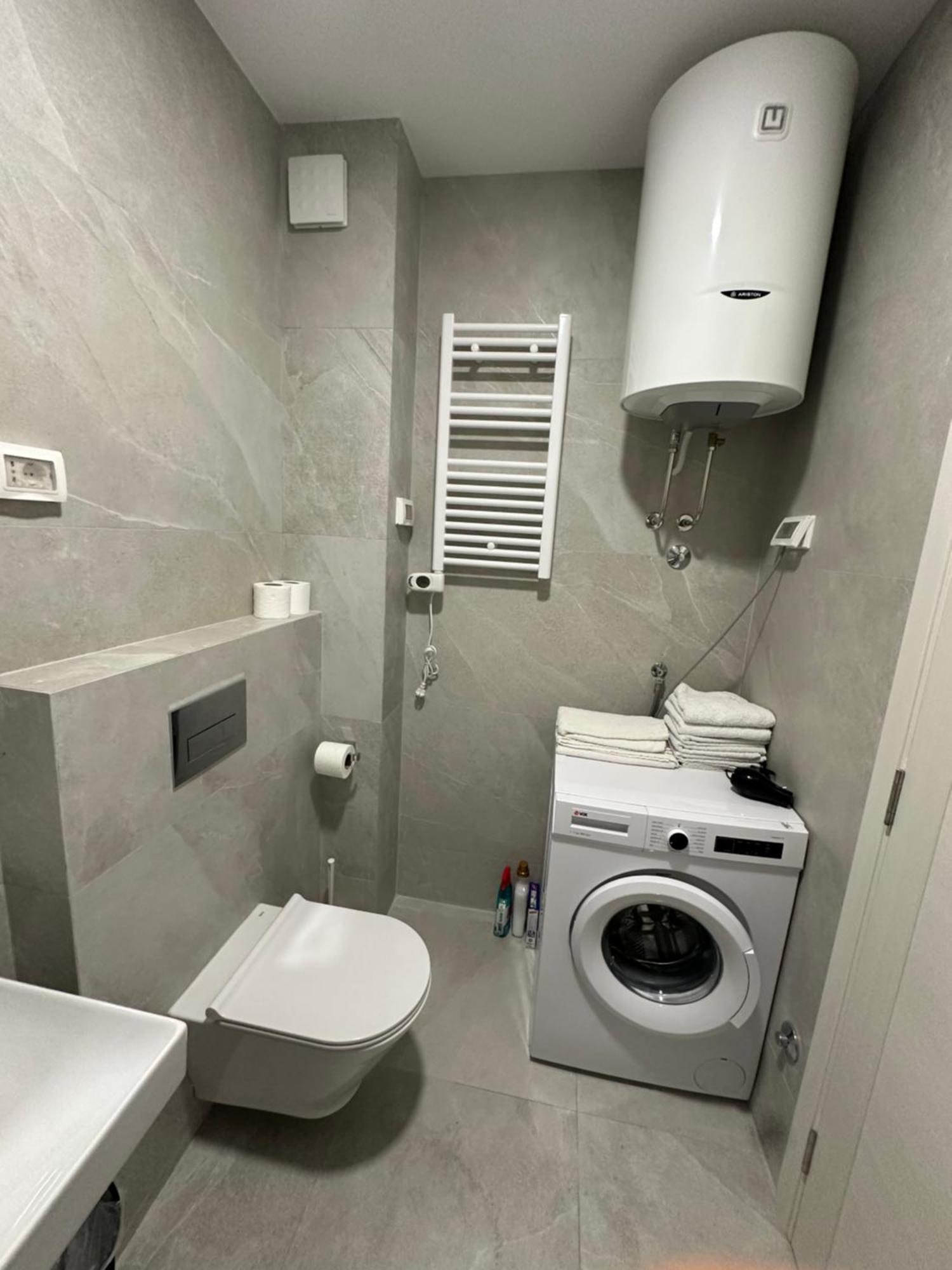 Cozy 1bd Point-garage Available 5e Per Day *