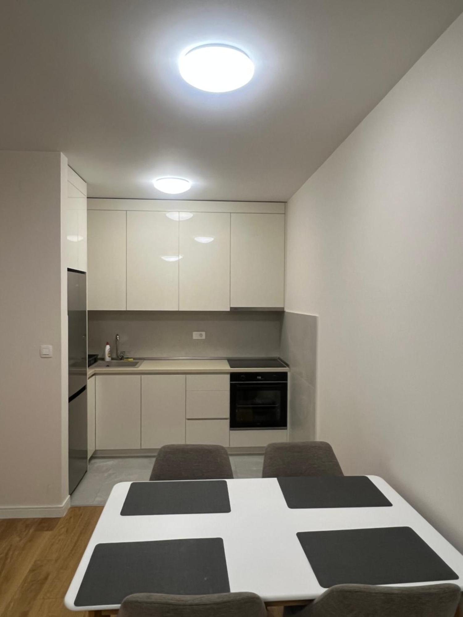 Apartment Cozy 1bd Point-garage Available 5e Per Day Podgorica